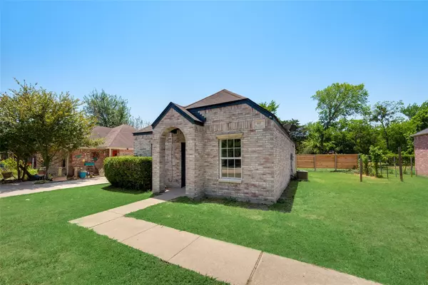 Waxahachie, TX 75165,112 Bradshaw Street