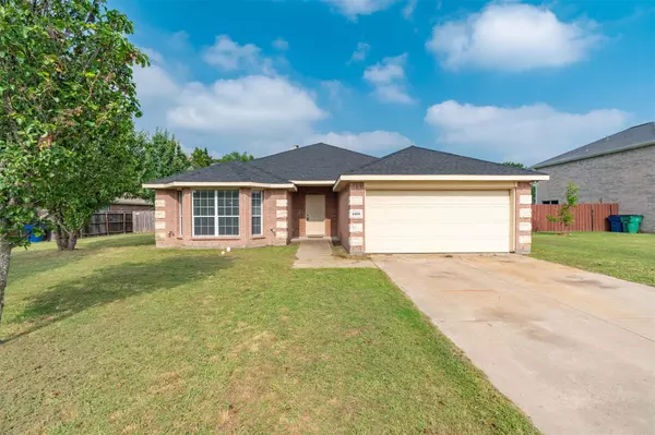 6909 Justin Lane,  Greenville,  TX 75402