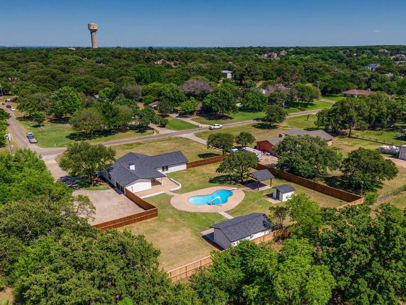 108 Mccullar Road, Burleson, TX 76028