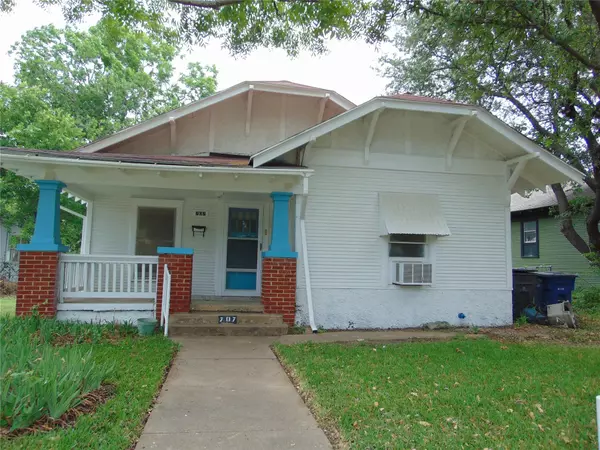 707 S Willomet Avenue,  Dallas,  TX 75208