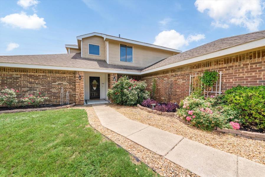 204 Laurel Lane, Euless, TX 76039