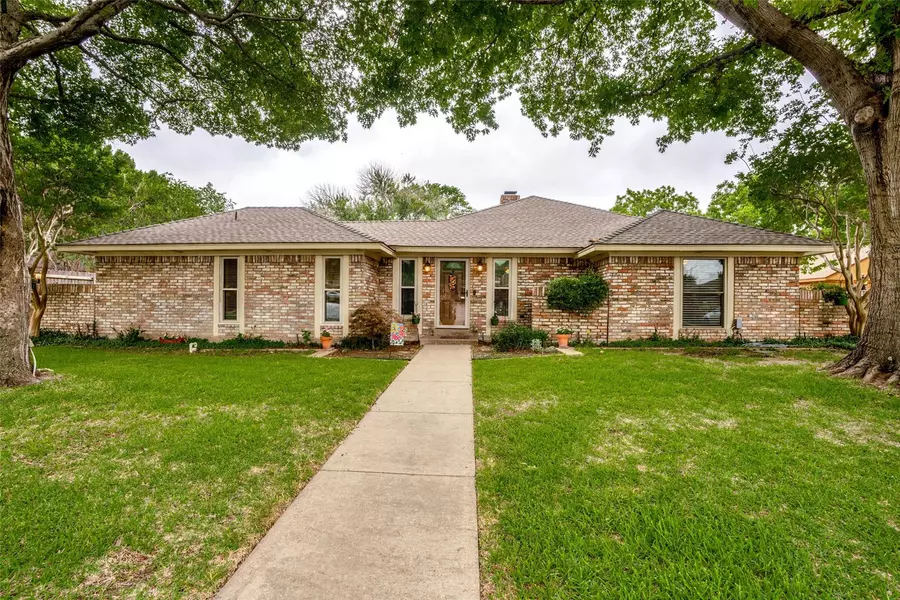 3629 Park Ridge Drive, Grand Prairie, TX 75052