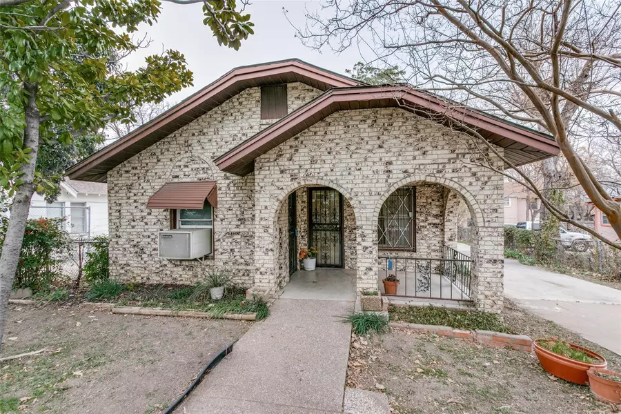 2208 Lee Avenue, Fort Worth, TX 76164