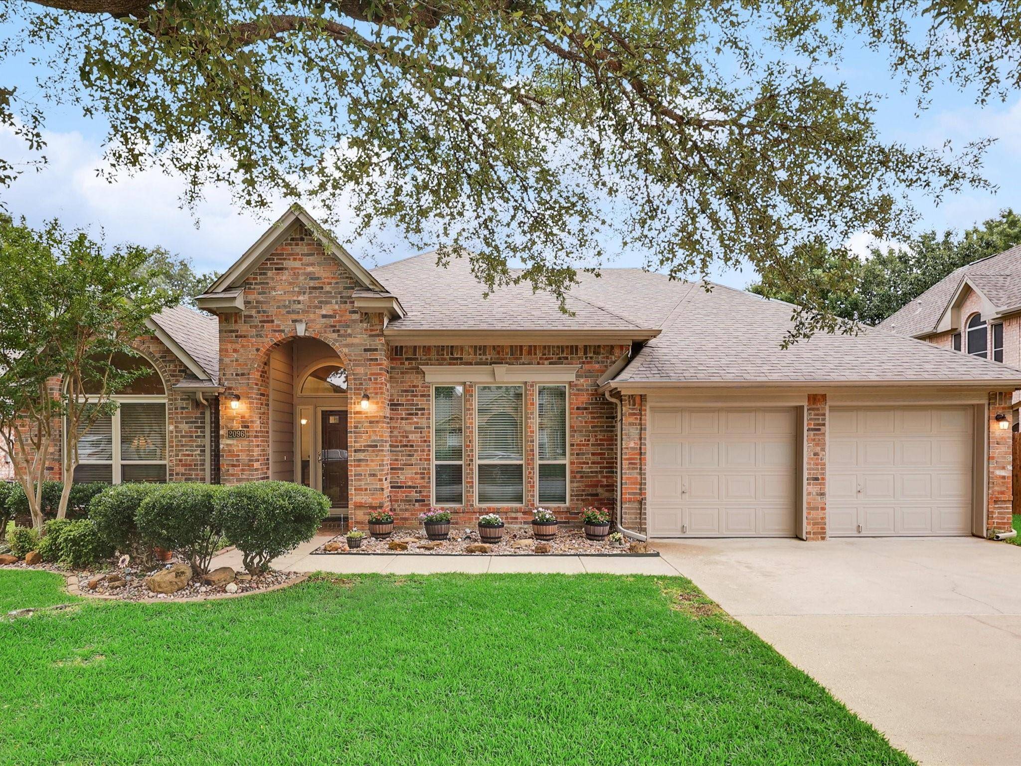 2096 Brookgate Drive, Grapevine, TX 76051