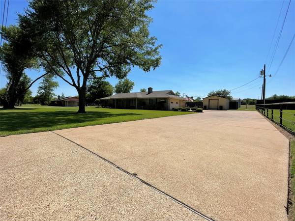 735 Westmoreland Road, Ovilla, TX 75154