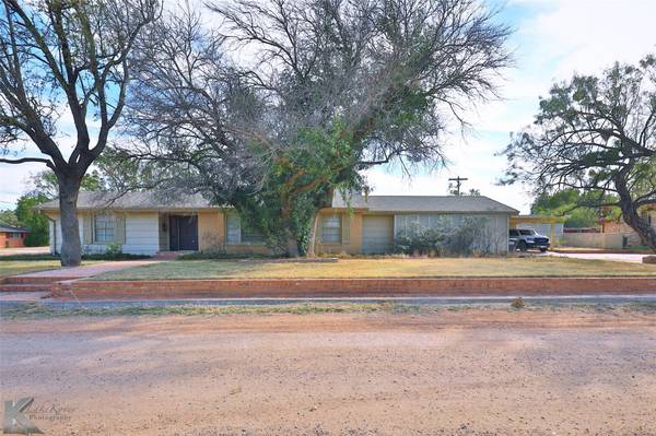 1301 Avenue O, Anson, TX 79501