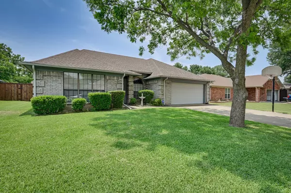 Grapevine, TX 76051,1821 Greenhaven Lane