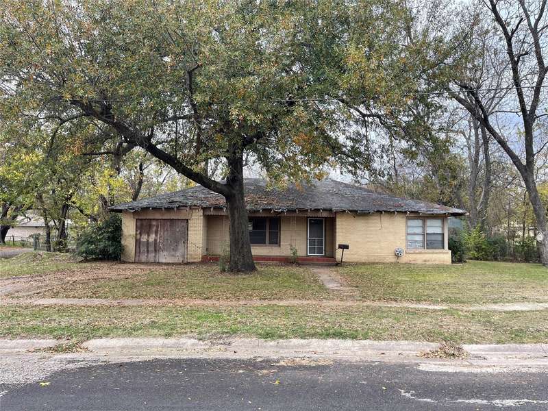 448 W Waco Avenue, Cooper, TX 75432