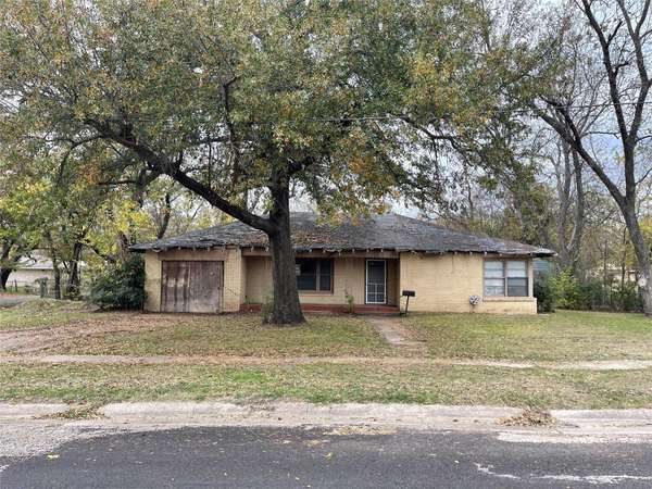 448 W Waco Avenue, Cooper, TX 75432