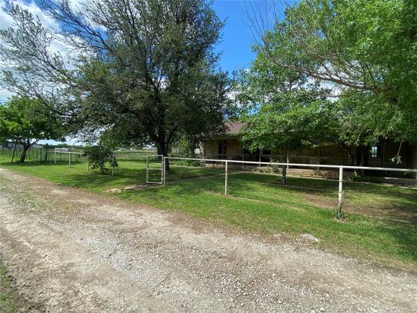 Haslet, TX 76052,525 County Road 4840