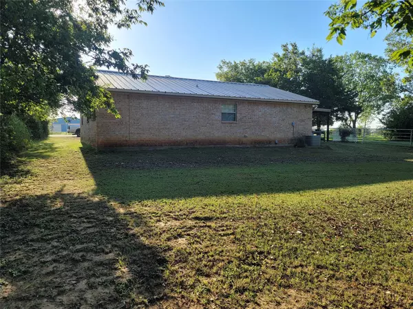 Alvord, TX 76225,606 S Hubbard Street