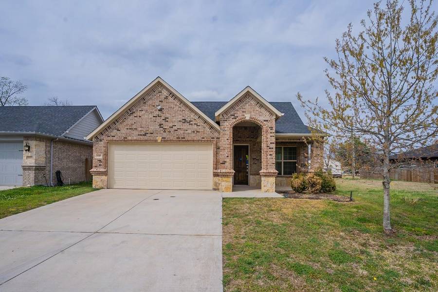 135 Elm Lane, Roanoke, TX 76262