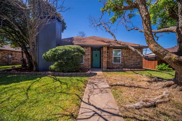 1134 Heather Wood Drive,  Duncanville,  TX 75137