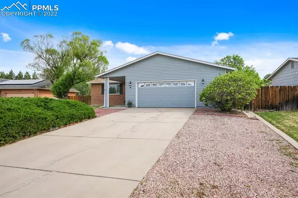 5 Mayweed CT, Pueblo, CO 81001