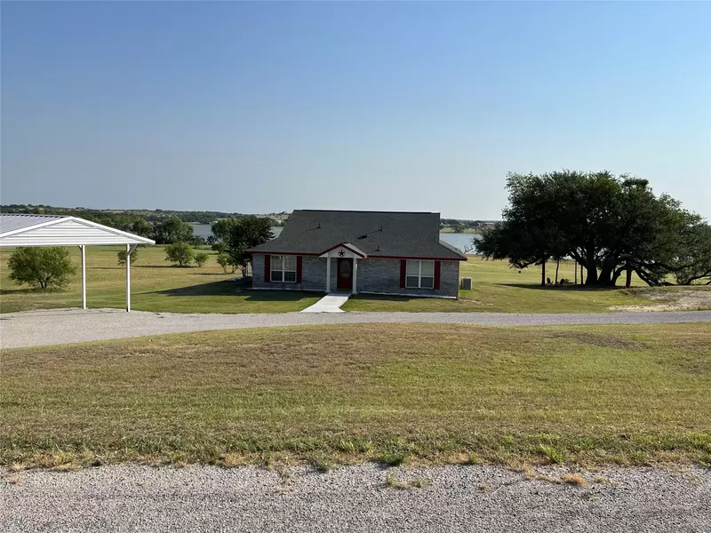 333 Lake Point Rd., Comanche, TX 76442