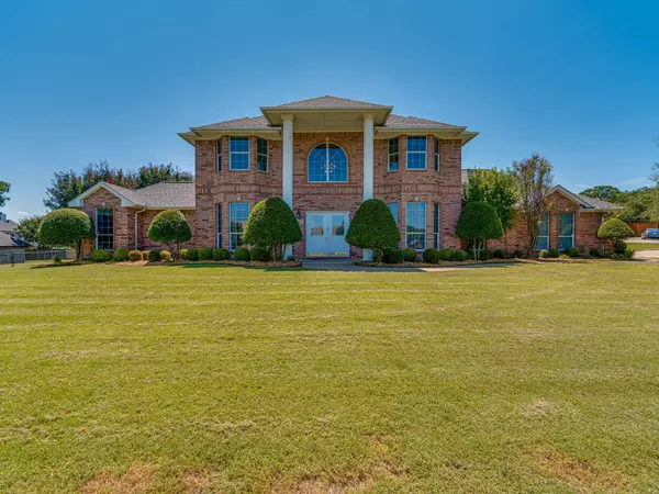 2212 Summit Drive, Burleson, TX 76028