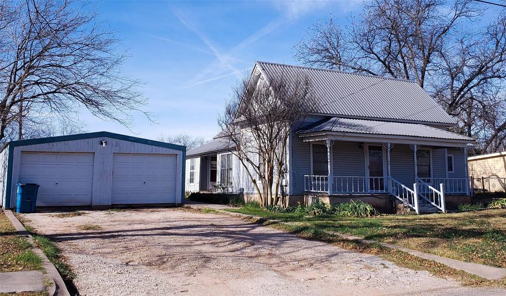 311 S Melwood Street, Winters, TX 79567