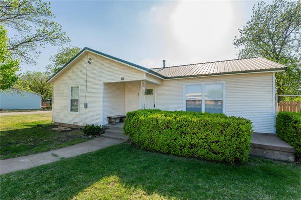 800 Griffin,  Albany,  TX 76430