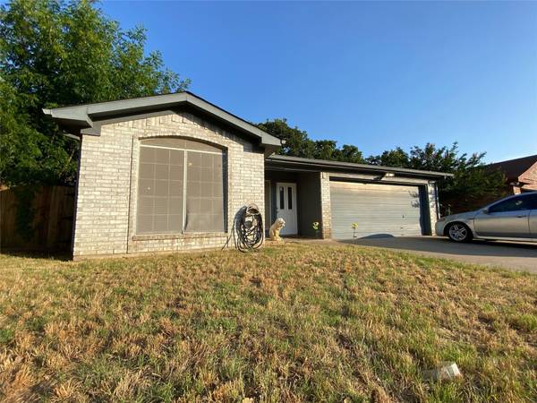 1111 Cardinal Oaks Drive, Mansfield, TX 76063