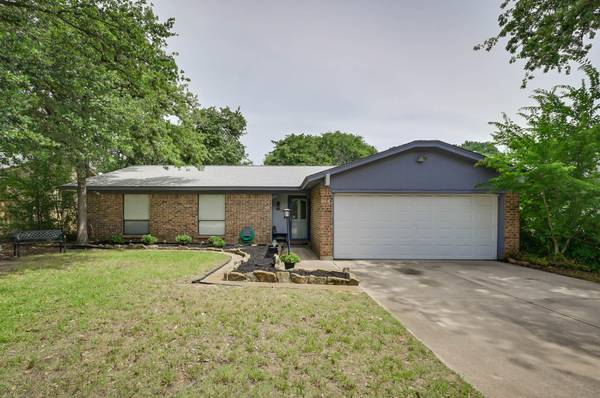 5615 Shady Hill Lane, Arlington, TX 76016