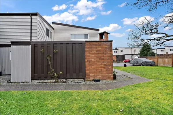 Langford, BC V9B 2S3,984 Dunford Ave #132