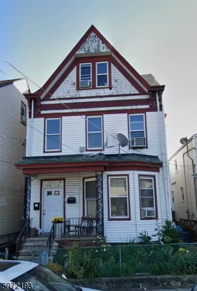 16 Park St, Paterson City, NJ 07503