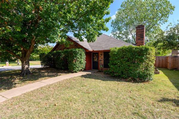 1424 Misty Hollow Street, Denton, TX 76209