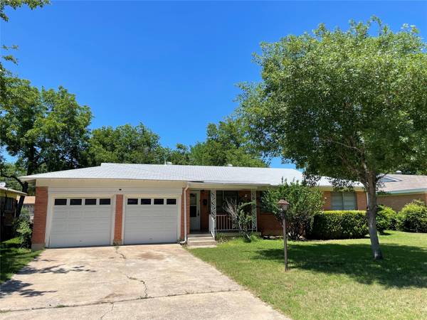 4901 Madella Street, Haltom City, TX 76117