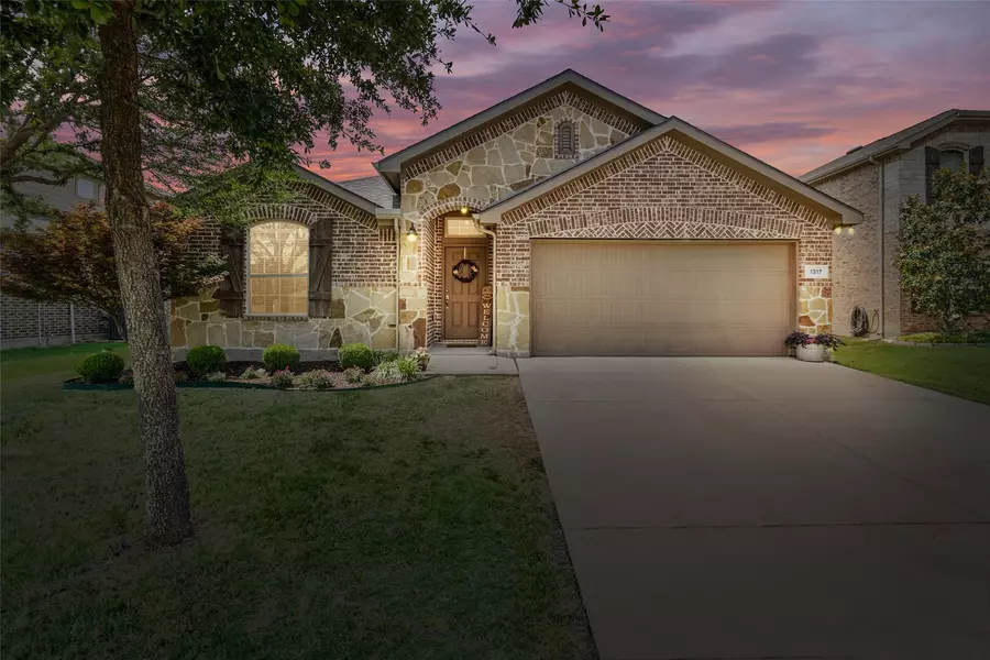 1317 Shelley Drive, Burleson, TX 76028