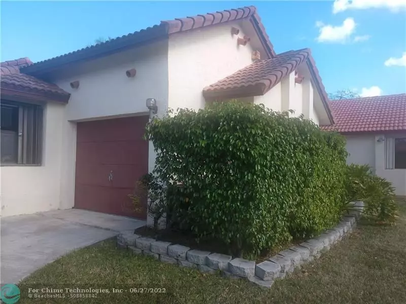 641 SW 113th Ter, Pembroke Pines, FL 33025