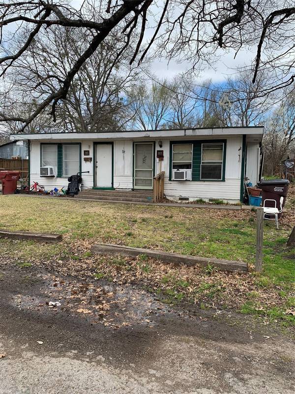 805 E 12th Street, Bonham, TX 75418