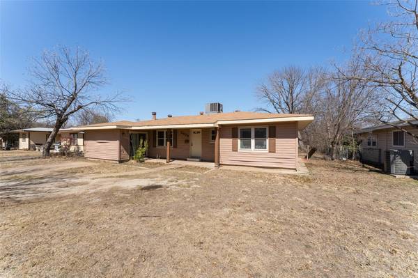 2404 Belmeade Street, Brownwood, TX 76801