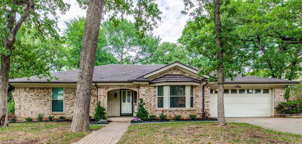 504 Stonehenge Drive, Hurst, TX 76054