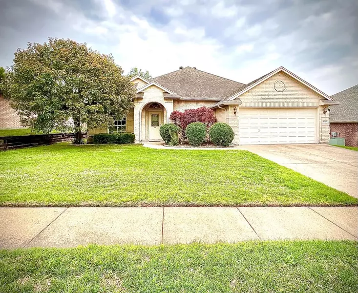 10505 Stonehill, Benbrook, TX 76126