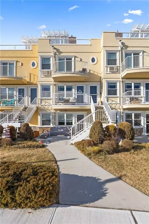 Rockaway Beach, NY 11694,100-12 Shore Front Pkwy #18B