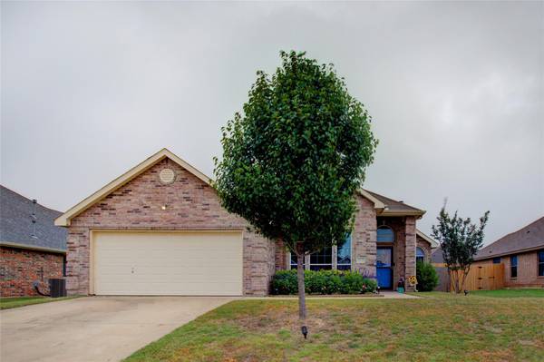 3225 Canary Lane, Midlothian, TX 76065