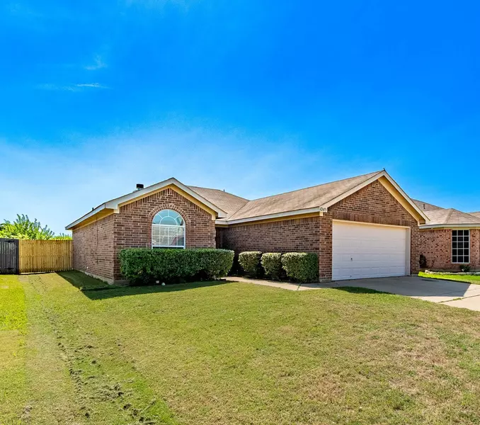 12413 Seven Eagles Lane, Fort Worth, TX 76028