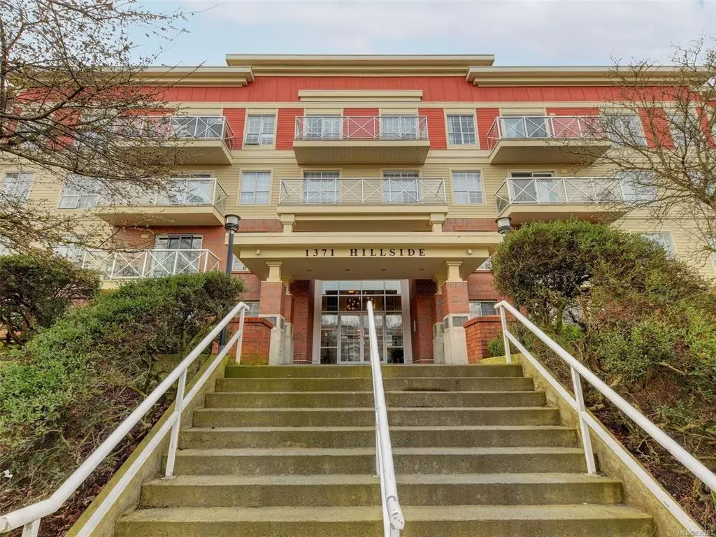 Victoria, BC V8T 2B3,1371 Hillside Ave #PH11