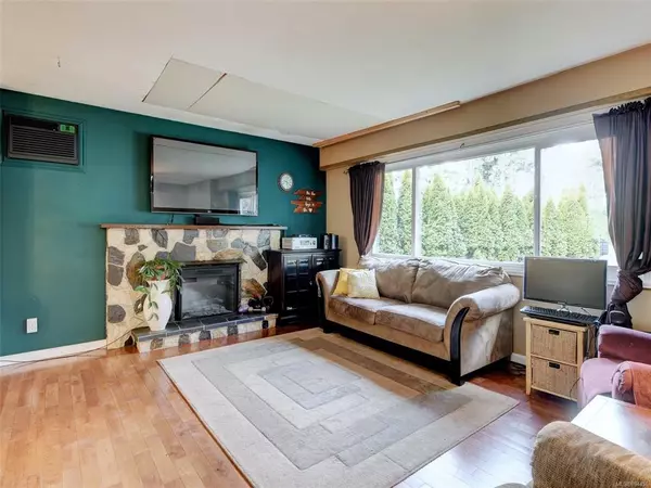 Colwood, BC V9C 2B4,407 Raynerwood Pl