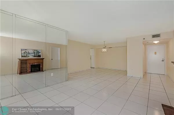 Pembroke Pines, FL 33026,1300 Saint Charles Pl  #L-10