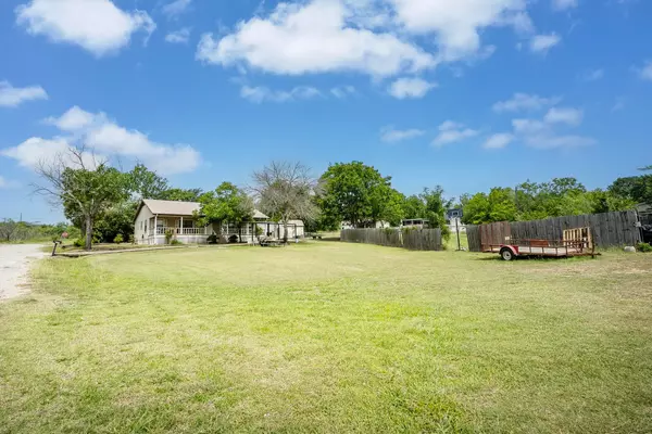 1000 Channel Road, Kemp, TX 75143