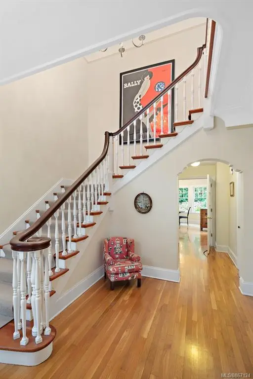 Oak Bay, BC V8R 6E6,3350 Upper Terrace Rd