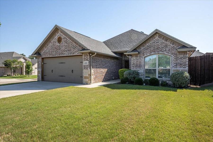 4311 Logan Circle, Granbury, TX 76049