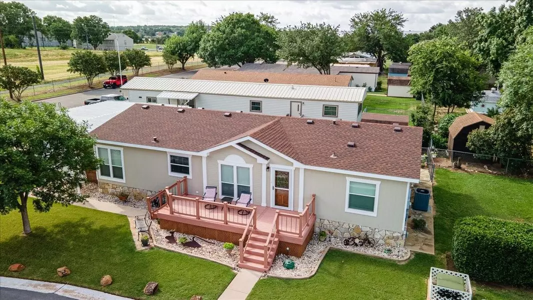 215 Harbor View Court, Granbury, TX 76048