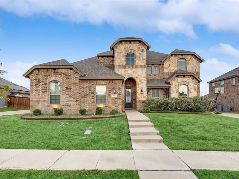 124 St Elias Drive, Burleson, TX 76028