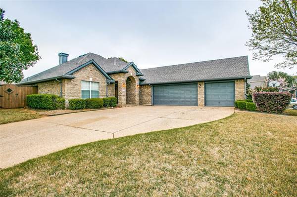 300 Eagle Mountain Drive, Hickory Creek, TX 75065