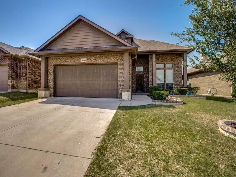 2329 Half Moon Bay Lane, Fort Worth, TX 76177