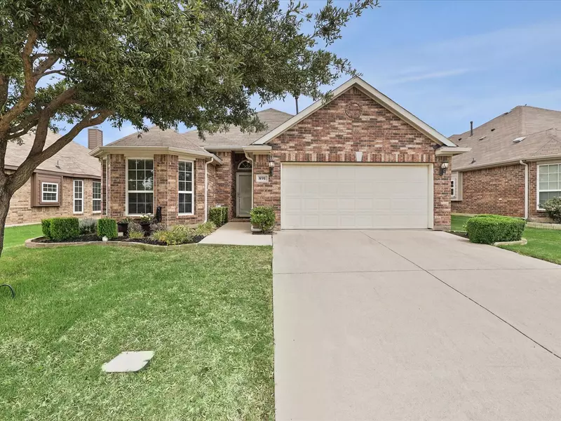 891 Woodrow Drive, Lewisville, TX 75067