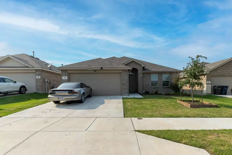 308 Saguaro Drive, Fort Worth, TX 76052