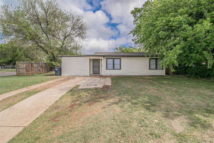 1328 Hamsted Street, Fort Worth, TX 76115